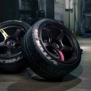 Made in Japan, 18-inch wheels, set of 4, 9.5J +38 GUN BK 5-114.3 AME TRACER wheels, for GT-V/GTV. Ultra-lightweight, forged-like wheels manufactured using ENKEI-MAT technology